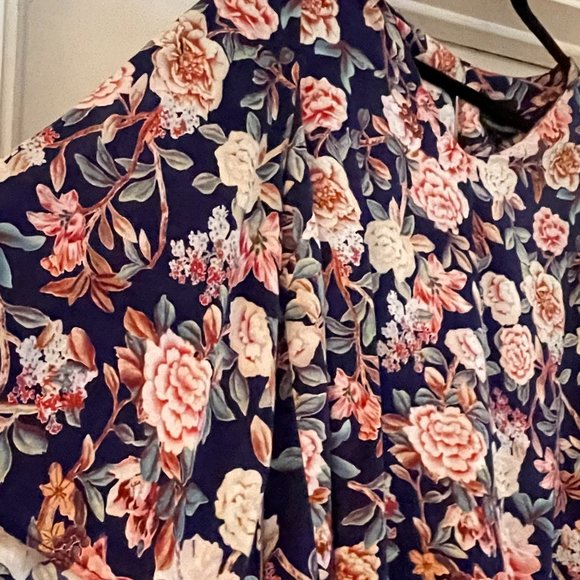 Cynthia Rowley Floral Soft V-Neck Top Blouse - XL - Picture 2 of 8